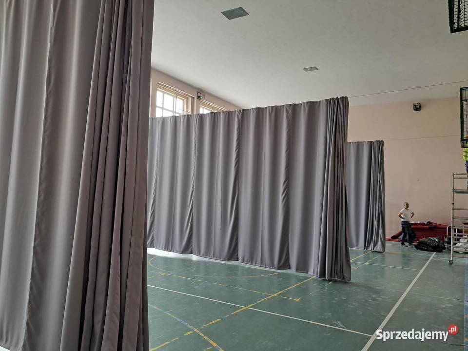 Konstrukcja kotary w szkole demontowana na lince Kraków