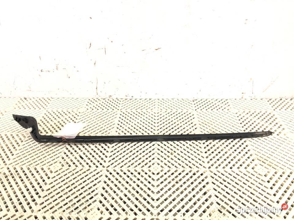 LISTWA ZGARNIAJĄCA PRZÓD PRAWA TOYOTA CHR