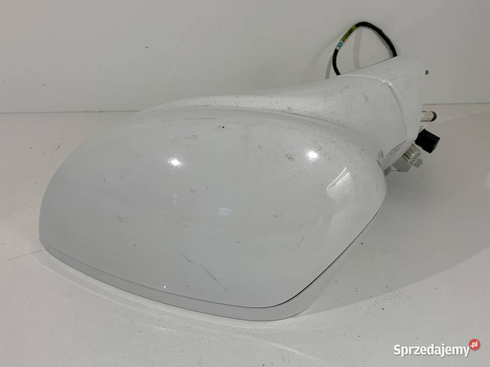 LUSTERKO LEWY CHRYSLER PACIFICA Minivan