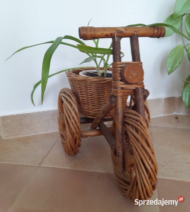 Fantazyjny kwietnik kosz na kwiaty w formie zachodniopomorskie Kołobrzeg