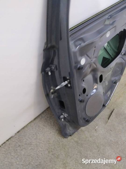 DRZWI PRAWE TYŁ LI7F LEKKO USZKODZONE VW sprzedam
