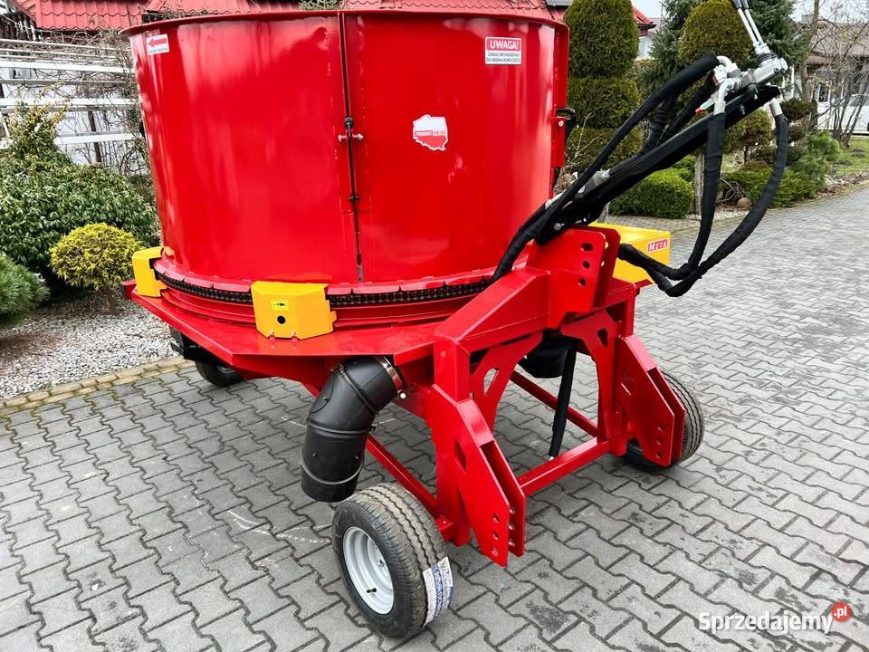 Ścielarka słomy do truskawek ST2 Pozostałe Włoszczowa