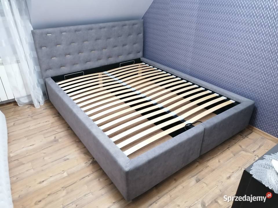 Łóżko tapicerowane z pojemnikiem Konin