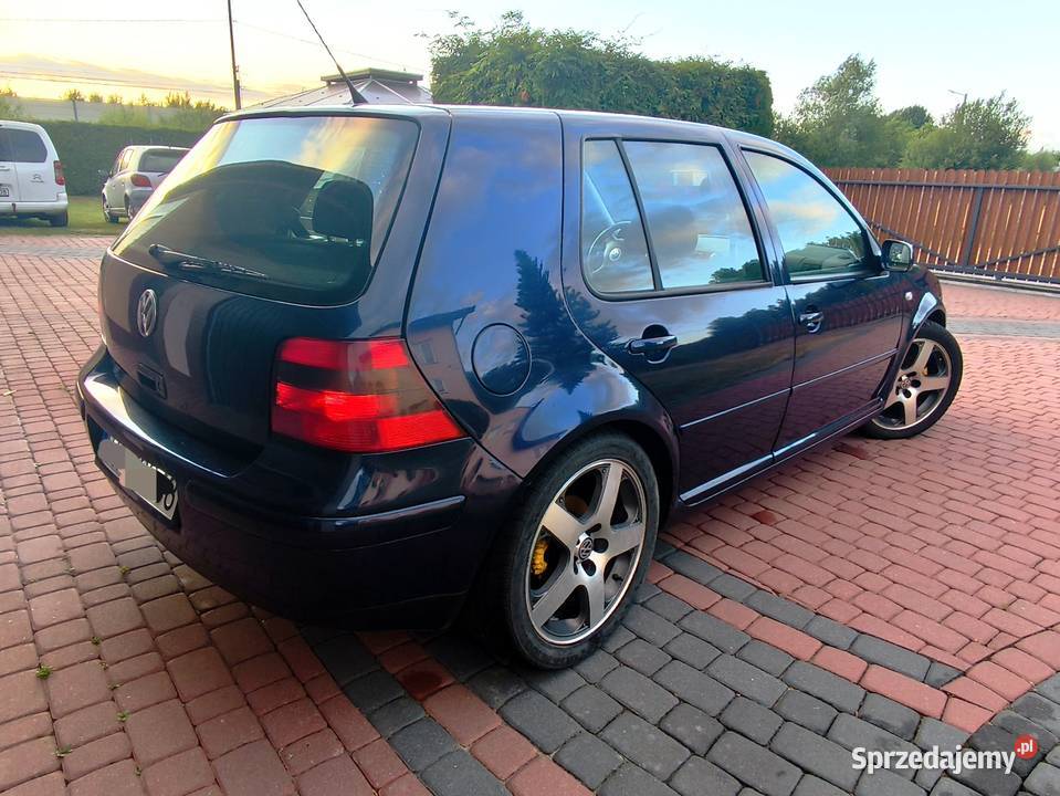 Volkswagen Golf 16 BenzynaLPG 2003r Golf Mrozowa Wola