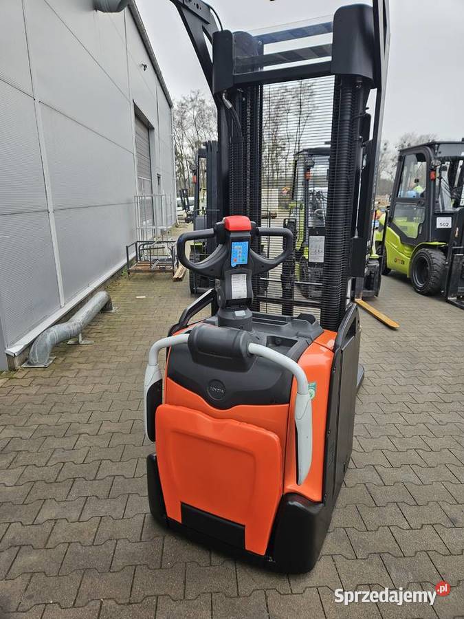 Wózek elektryczny Toyota SPE160 Wózki widłowe Jelcz-Laskowice