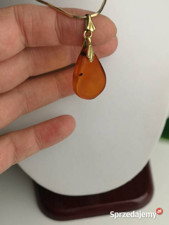 zawieszka z bursztynem bałtyckim Toruń