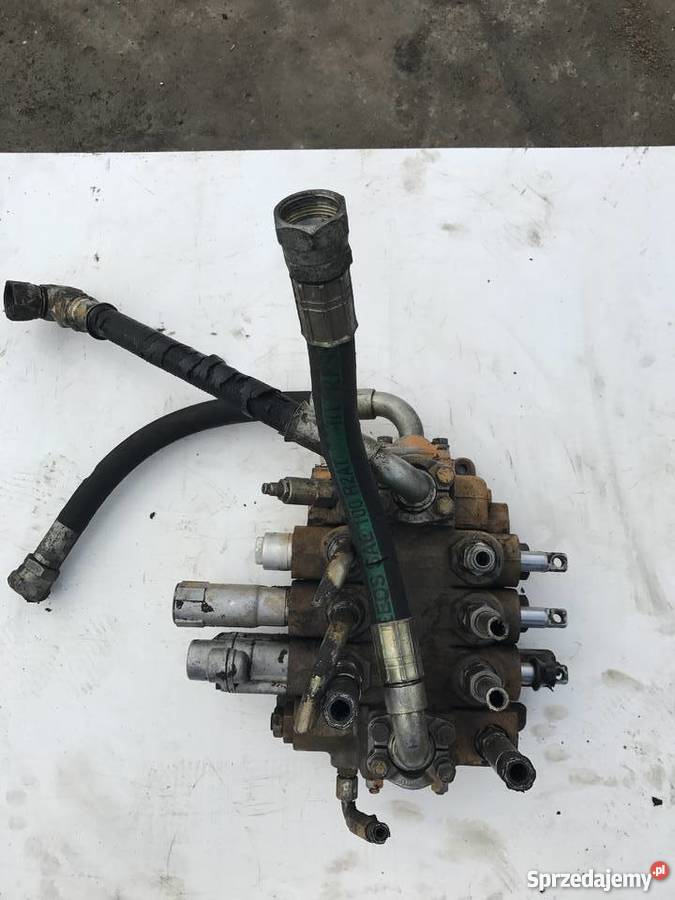 Obudowa filtra oleju Holland LB 110 LB 115 Kosakowo