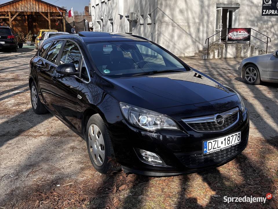 Opel Astra J Sports Tourer 17 CDTI 125 Wersja czarny dolnośląskie Złotoryja