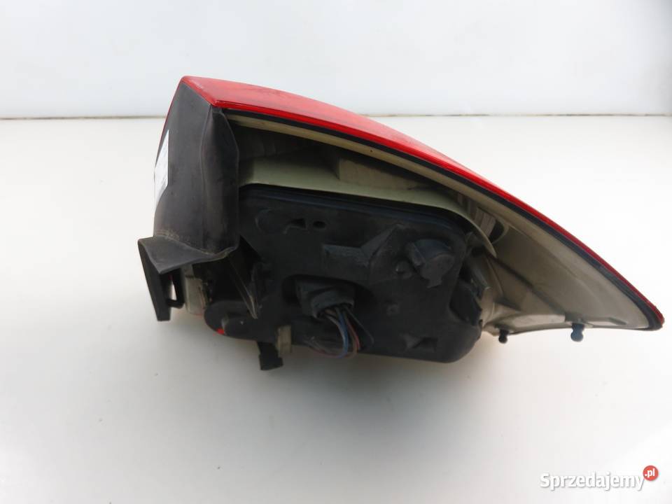 LAMPA LEWA TYLNA AUDI A4 B6 8E0945095 sprzedam