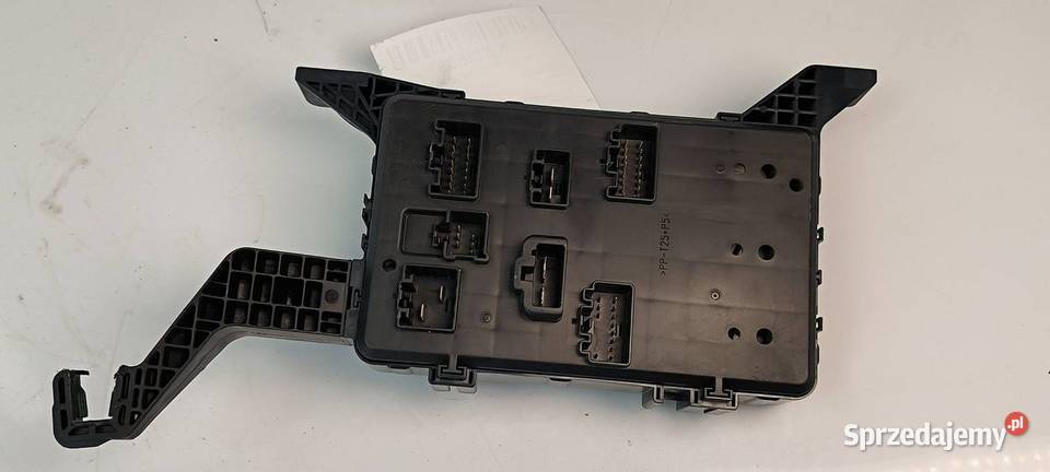 SKRZYNKA BEZPIECZNIKÓW FORD MONDEO MK3 osobowe Pozostałe Lipno