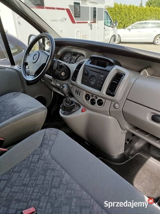 Opel Vivaro 9 osobowy prywatnie 204 przebiegu Dąbrowa Górnicza