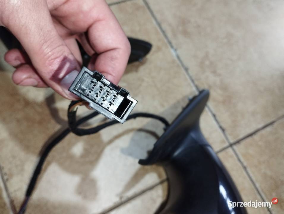 Lusterka Łezki elektryczne Rok produkcji 2001 Żuków