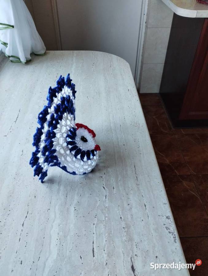 Szydełkowa kurka na Wielkanoc z kołnierzykiem Nieżywięć