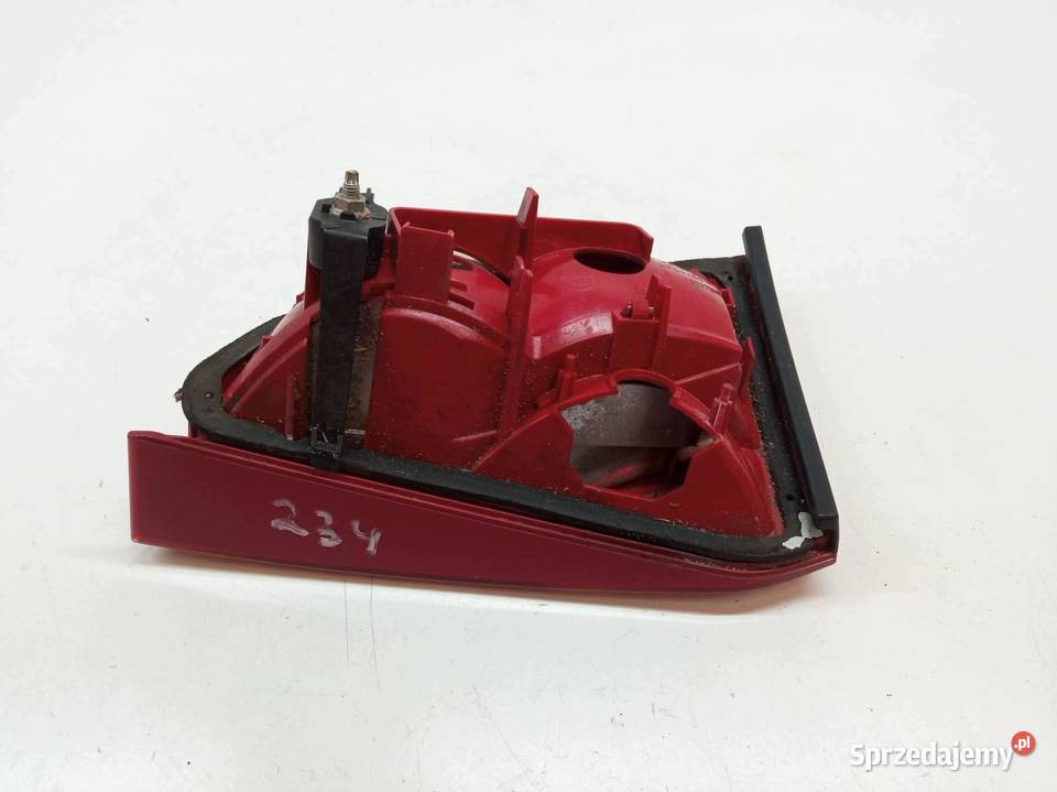 LAMPA TYŁ W KLAPĘ LEWA SEDAN Audi A4 IV 20082015 świętokrzyskie