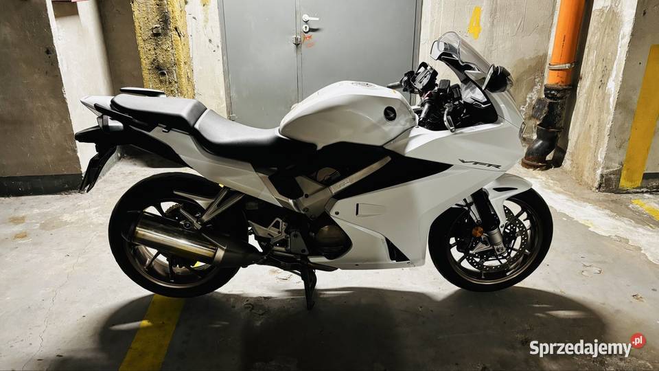 Honda VFR 800F 2014 RC79 V4 VTEC Pearl White Honda Warszawa