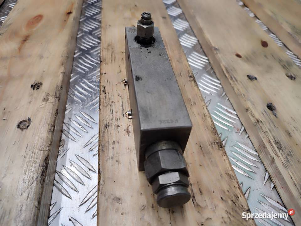 ZAMEK SIŁOWNIKA GŁÓWNEGO 52581774 MANITOU MLT Wilkowo