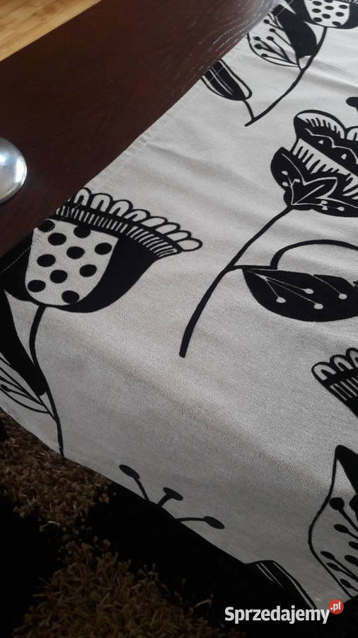 Beżowy bieżnik czarne tłoczone kwiaty 38x130 mazowieckie sprzedam