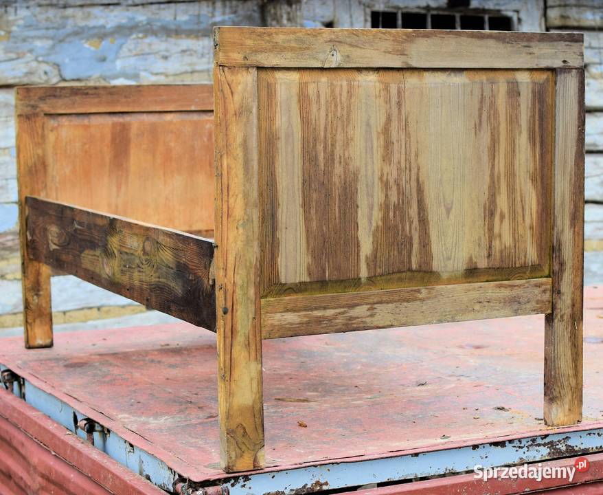 stare drewniane łóżko meble dom pokój antyk Iwierzyce