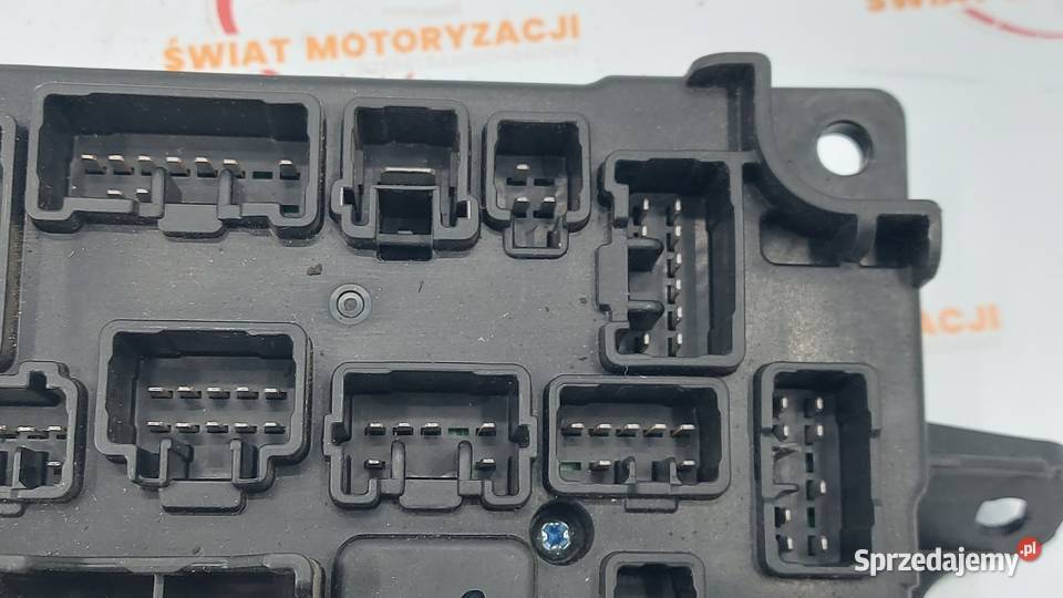 OUTLANDER PHEV 20 200 hybrid 15r skrzynka osobowe