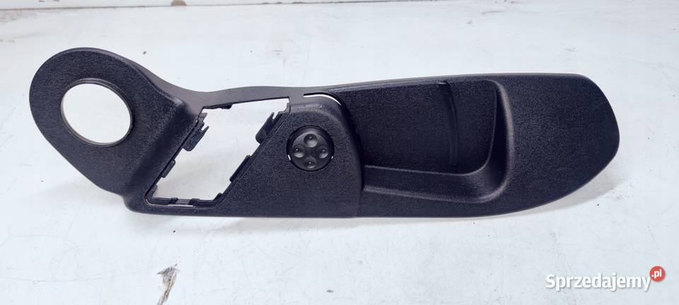OSŁONA ZAŚLEPKA FOTELA PRAWA AUDI A6 C6 2100036R Przystajń