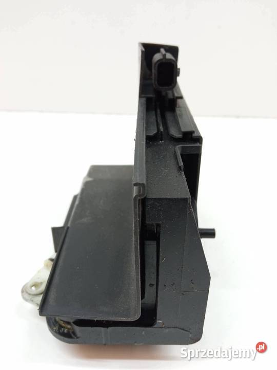 ZAMEK DRZWI TYŁ PRAWY 825020888R Dacia Duster II
