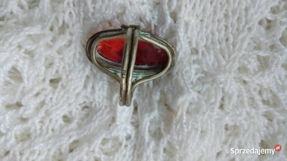 Pierścionek z bursztynem