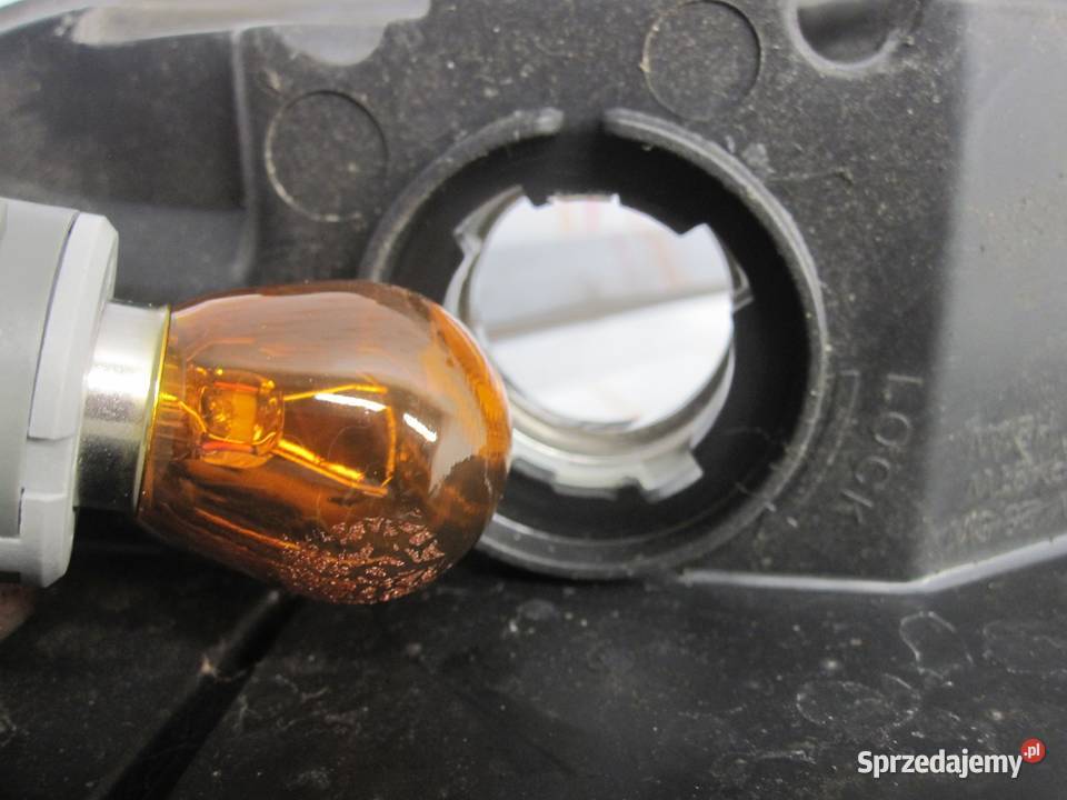 KIA SOUL 16 09r lampa prawa przód ANGLIK