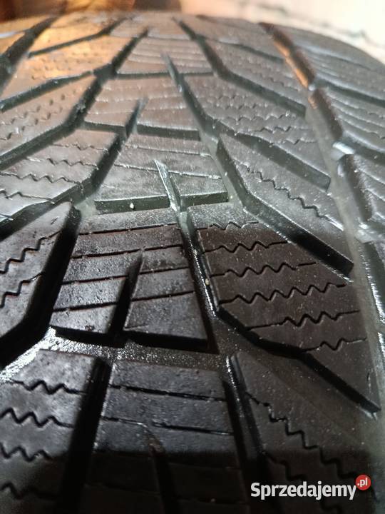 Hankook WINTER ICEPT EVO3 W330 23545R19 99V zima