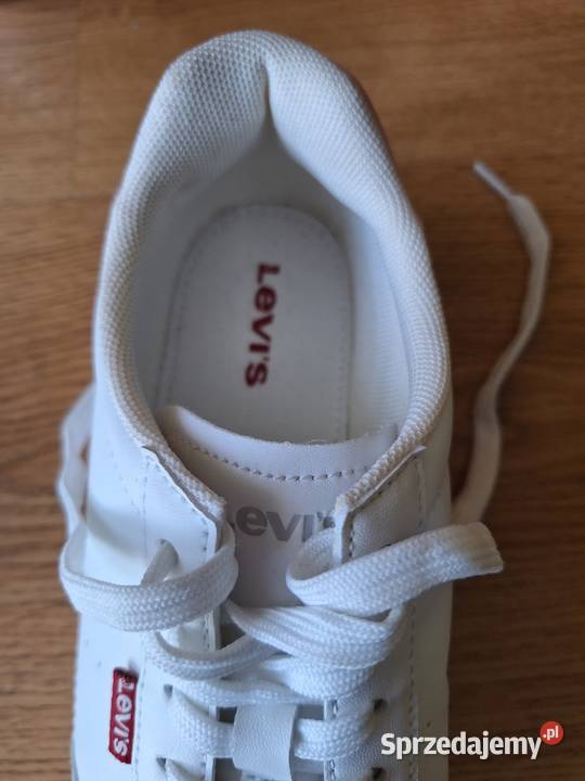 Levis nowe białe snickersy adidasy damskie r 37 Obuwie sportowe zachodniopomorskie