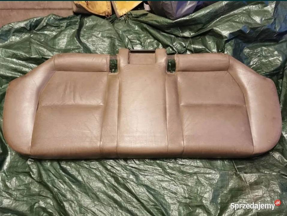 Beżowa kanapa BMW E34 kombi Wyposażenie wnętrza Żory