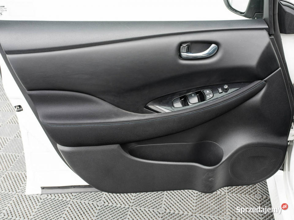 Nissan Leaf ZS195SX40kWh NConnecta Podgrzf przyciemniane szyby Pępowo