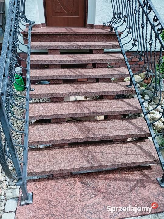 Schody i parapety kamienne Granit marmur opolskie Byczyna