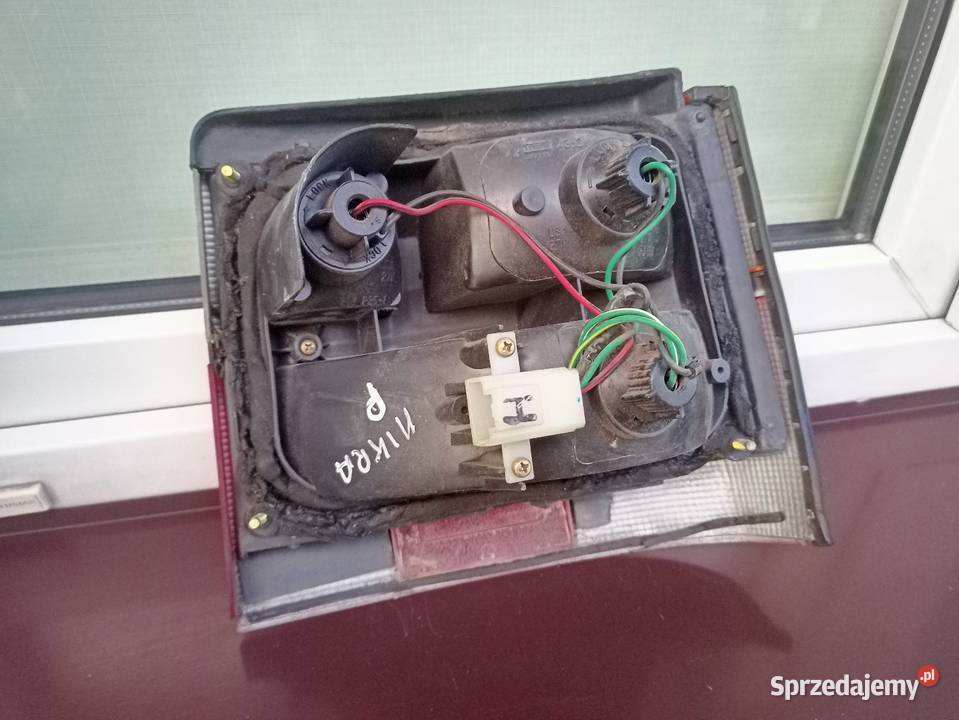 Nissan Micra K10 lampa tył tylna lewa oprawki osobowe łódzkie Sieradz