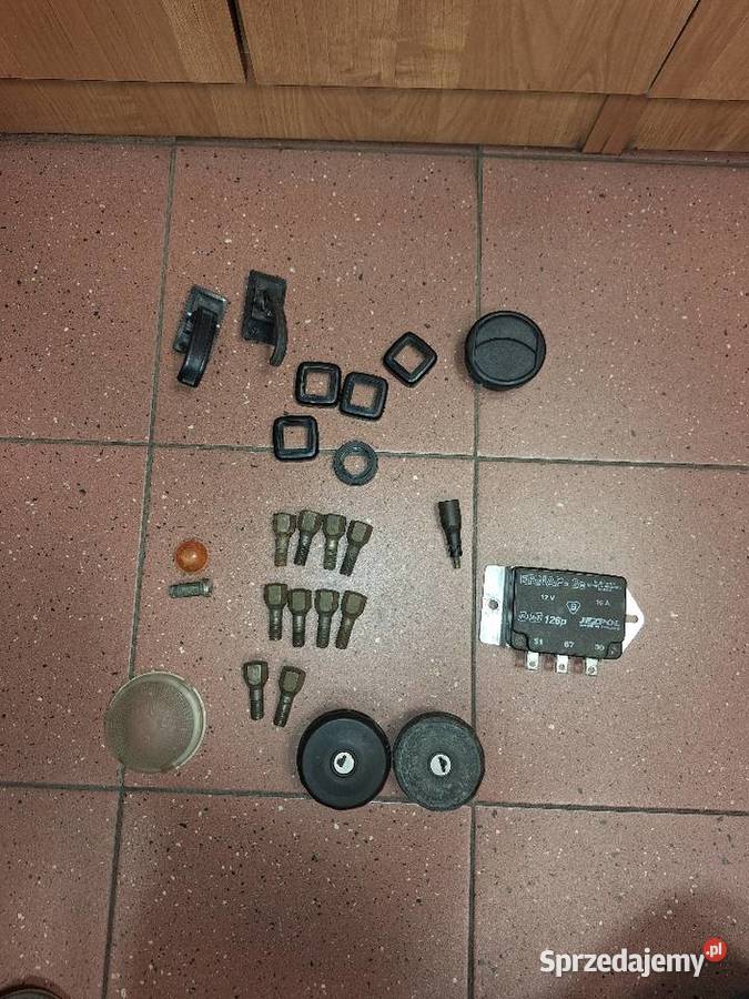 Fiat 126p 125 części korek rozeta klamka śruby podkarpackie