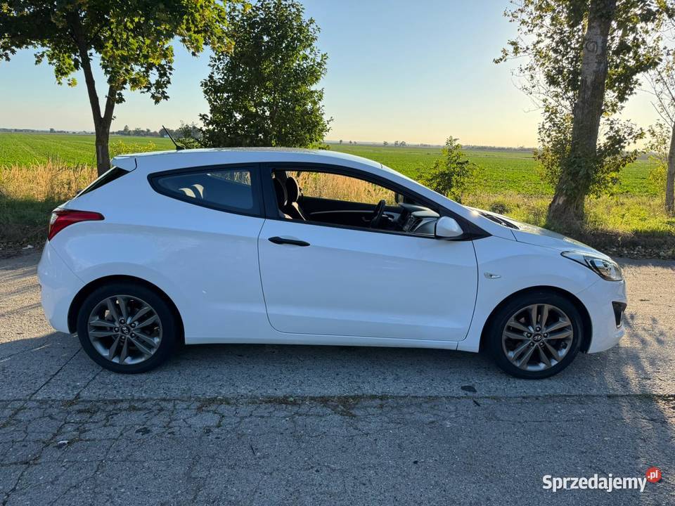 Hyundai i30 14 benzyna 6 Biegów Przybiernów