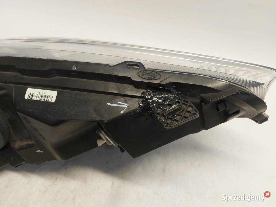 FORD Fiesta MK7 VII LIFT Lampa reflektor przód