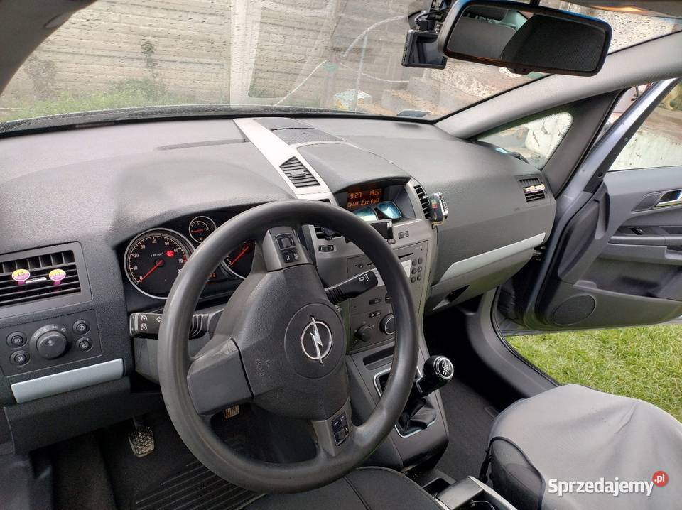 Opel Zafira B 16 Rok produkcji 2005 Zafira Ostrowiec Świętokrzyski sprzedam