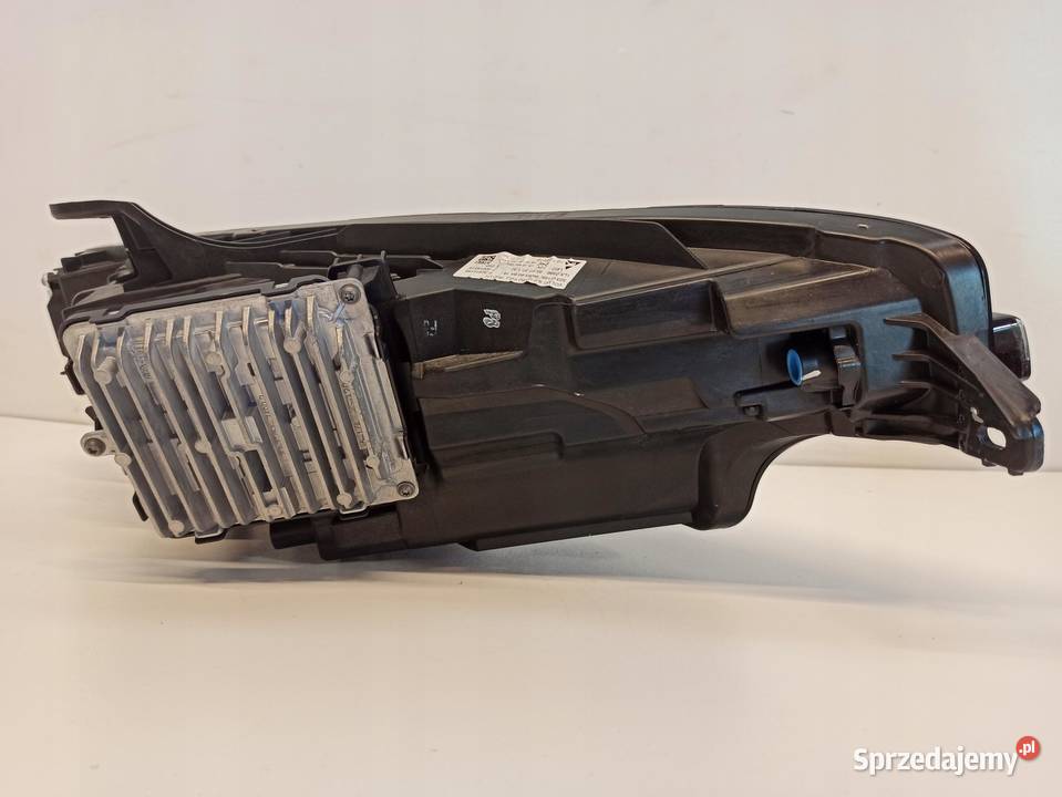 REFLEKTOR v60 lampa full led 32314156 RHD