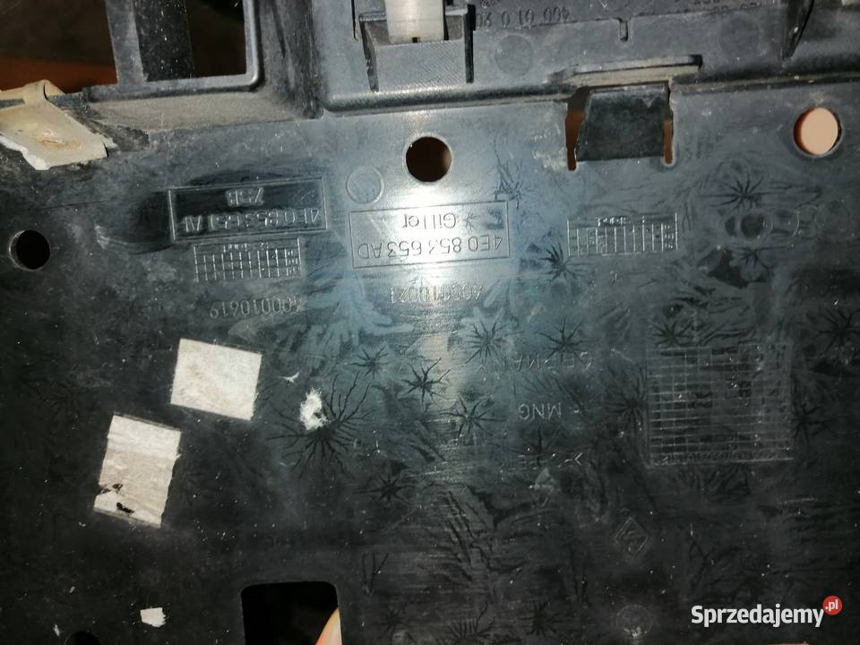 Grill Atrapa Audi A8 D3 osobowe Karoseria Ostromecko sprzedam