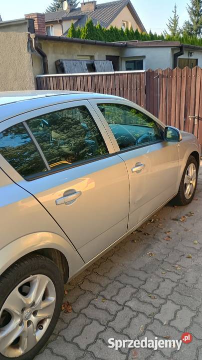 sprzedam tanio opel astra z 2012r