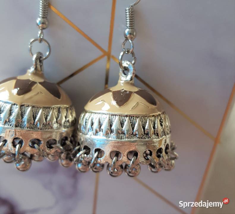 Nowe kolczyki indyjskie dzwonki srebrny kolor Kolczyki Zegarki i Biżuteria zachodniopomorskie