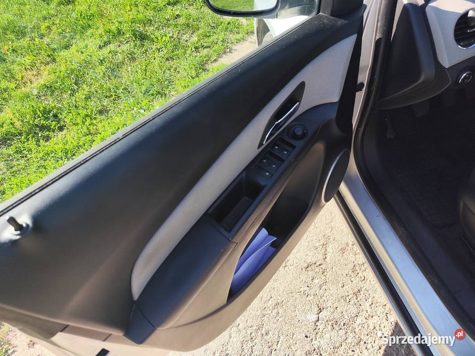 Chevrolet cruze LS 16 lpb stan idealny 1 nieuszkodzony Zgierz