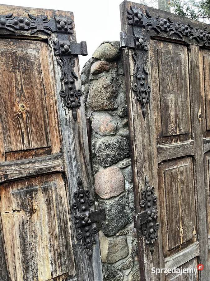 Drewniane drzwi garażowebrama z pięknymi Łódź