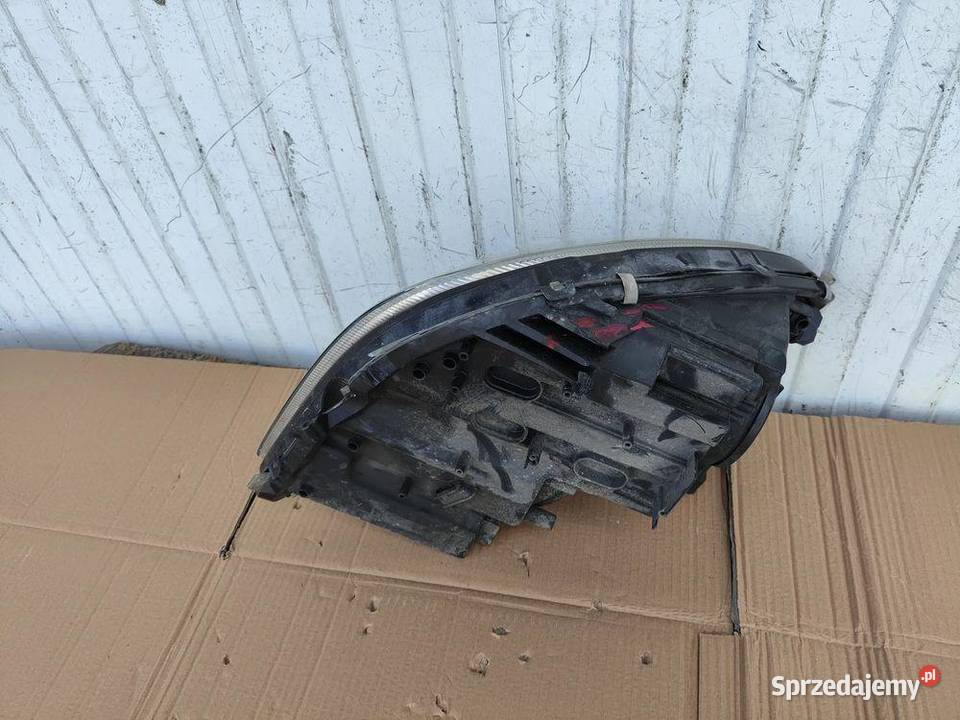 MERCEDES CLS W219 LAMPA LEWA PRZÓD