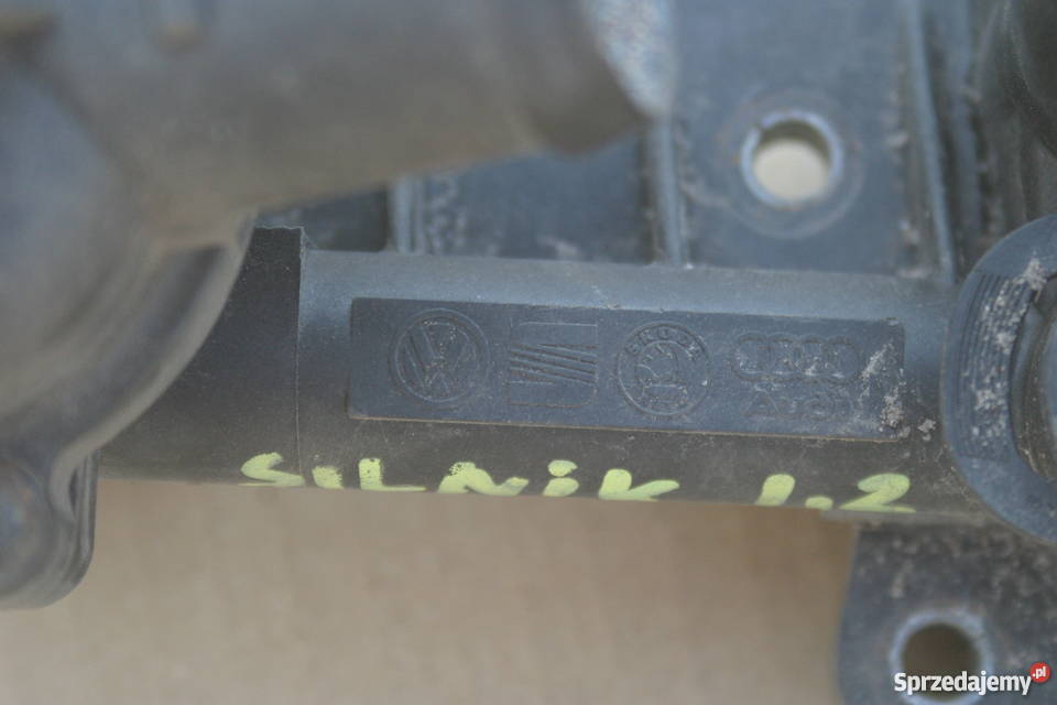 SEAT SKODA VW OBUDOWA TERMOSTATU SILNIK 12 Bieleń