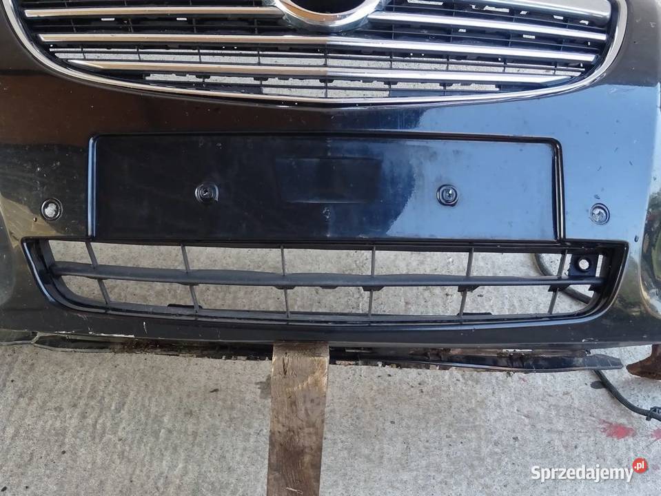 Insignia A 16 TURBO hokeje dokłdki zderzaka Atrapy Parcice sprzedam