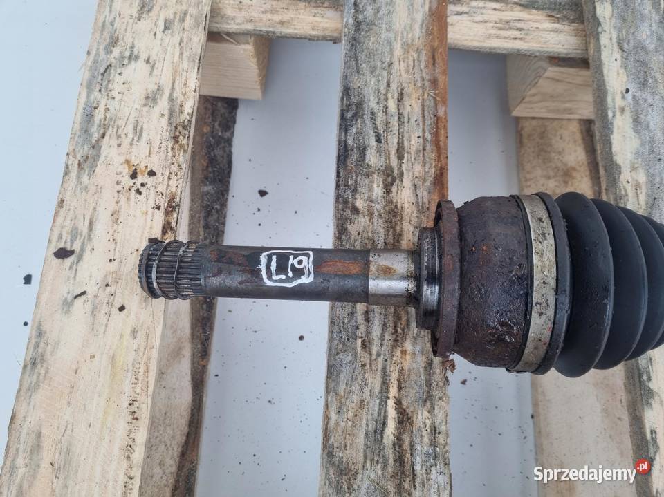 PÓŁOŚ Mitsubishi Pajero III 30 V6 LEWA TYLNA Chełm