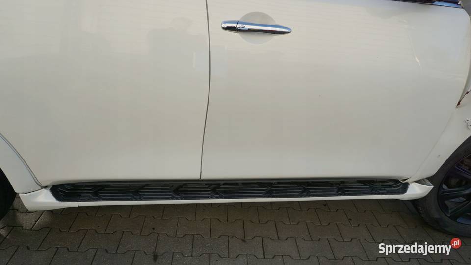 PRÓG LISTWA PROGOWA PRAWA LEWA INFINITI QX80 Karoseria Nowy Tomyśl