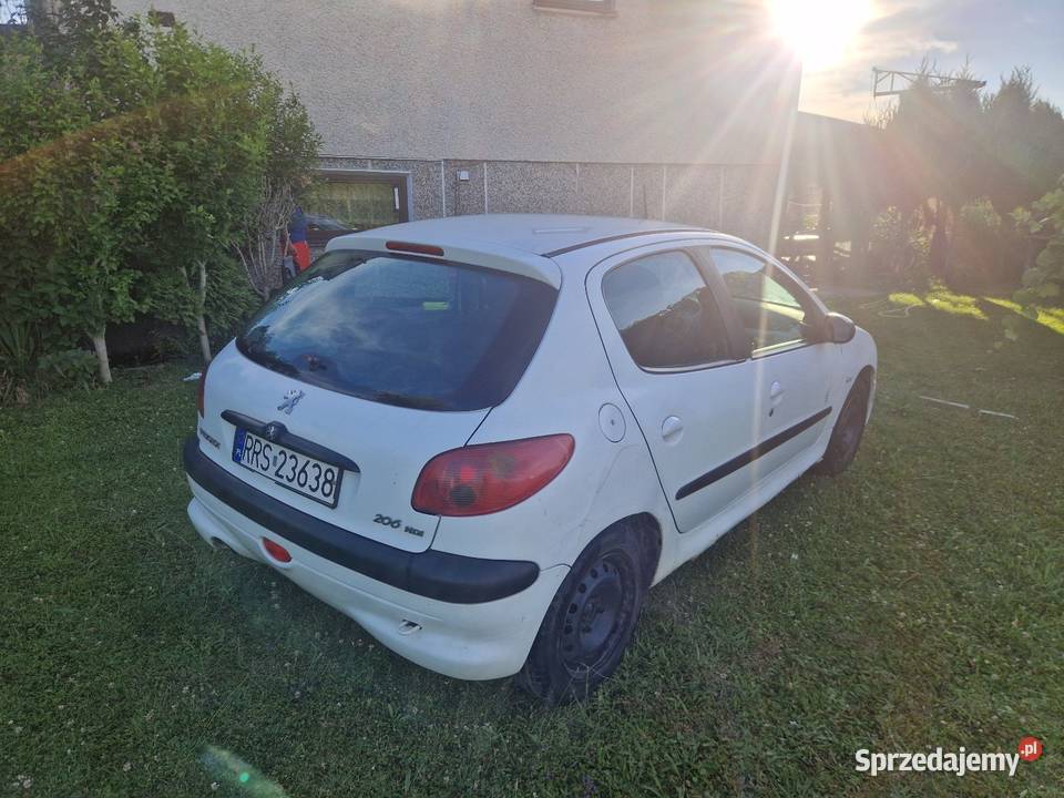 Peugot 206 HDI 5 drzwi w całości na części Rok produkcji 2003