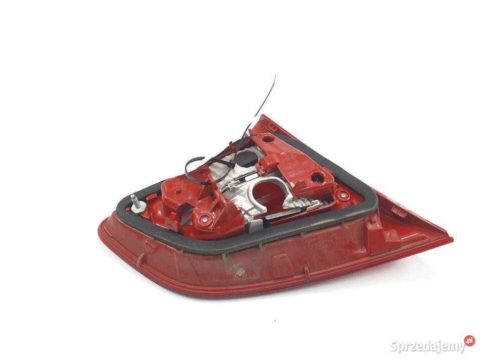 LAMPA W KLAPE PRAWA OPEL MERIVA B 21628003 Lipno